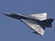 பைலட் இல்லாமல் இயங்கும் தேஜஸ் போர் விமானத்தை உருவாக்கும் முயற்சிகள் தீவிரம்: சிறப்புத் தகவல்கள்!