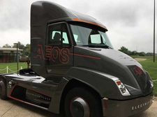 சக்திவாய்ந்த புதிய மின்சார டிரக் மாடலை வெளியிட்ட கம்மின்ஸ் நிறுவனம்!