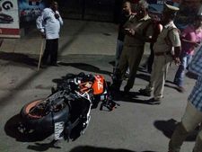 சூப்பர் பைக்கில் பயணம் செய்து விபத்தில் உயிரழந்த இளைஞரின் கண்களை தானமாக வழங்கிய பெற்றோர்..!!