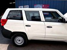 ஸைலோவுக்கு மாற்றாக வரும் புதிய மஹிந்திரா டியூவி300 ப்ளஸ் காரின் ஸ்பை படங்கள்!