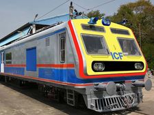 மும்பையை தொடர்ந்து சென்னை புறநகர் பகுதிகளுக்கு விரைவில் அறிமுகமாகும் ஏசி ரயில்கள்..!!