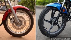 இந்திய சாலைகளுக்கு ஸ்போக் சக்கரங்கள் தான் சிறந்தது என்றால் அலாய் சக்கரங்களை பெரிதும் விரும்புவது ஏன்