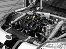  கார் எஞ்சினை நீண்ட நேரம் ஐட்லிங்கில் விடுவதால் ஏற்படும் தீமைகள்!