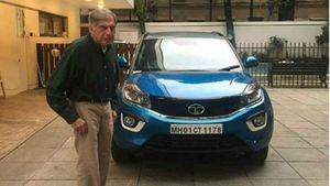 ரத்தன் டாடாவின் கராஜில் இடம்பிடித்த டாடா நெக்ஸான் எஸ்யூவி!