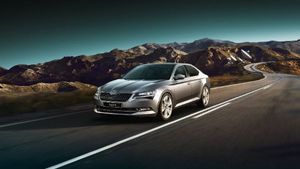 மத்திய பட்ஜெட் எதிரொலி: இந்தியாவில் ஸ்கோடா கார்களின் விலை அதிரடி உயர்வு..!!