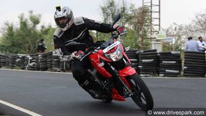 புதிய டிவிஎஸ் அப்பாச்சி ஆர்டிஆர் 160 4வி பைக் டெஸ்ட் டிரைவ் ரிப்போர்ட்!