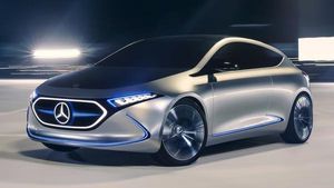 டெஸ்லாவுக்கு நெருக்கடி வரிந்து கட்டிய பென்ஸ்... புதிய மின்சார காரை களமிறக்குகிறது!!