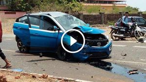 மின் கம்பத்தில் மோதிய டாடா நெக்ஸான்... இந்த முறையும் அடடே, மூன்று ஆச்சர்ய குறி!!!