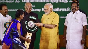 அம்மா ஸ்கூட்டர் திட்டம் திடீர் ரத்து? தேர்வான பெண்களுக்கு மானியம் வழங்காததின் பரபரப்பு பின்னணி...