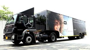 நடமாடும் சர்வீஸ் மைய சேவையை அறிமுகப்படுத்தியது மெர்சிடிஸ் பென்ஸ்!!