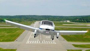 அடுத்த ஆண்டு டெரஃப்யூஜியா டிரான்ஸ்சிஷன் பறக்கும் கார் உற்பத்தி துவங்குகிறது!