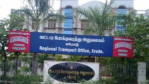 ஆர்டிஓ அலுவலகங்களில் தலைவிரித்தாடும் ஊழல்.. டிரைவிங் லைசென்ஸ் முறைகேடுகளை தடுக்க அரசு அதிரடி