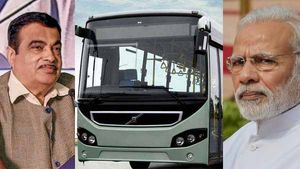 அம்பானி, அதானிக்கு புதிய பிஸ்னஸ் பிளான் போட்டு கொடுக்கும் மோடி… போக்குவரத்து துறை தனியார் மயம்