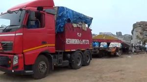 380 டன் சாமி சிலை வைக்கப்பட்ட டிரெயிலரை இழுத்து செல்லும் வால்வோ புல்லர் வாகனத்தின் சிறப்பம்சங்கள்!