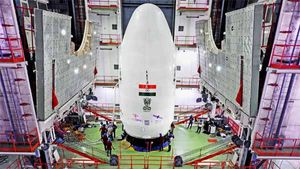 மூலை முடுக்கெல்லாம் அதிவேக இணைய வசதி...  இஸ்ரோவின் புதிய அஸ்திரம்!