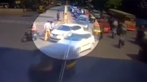 காரை ஏற்றி கொலை செய்ய முயன்ற இளைஞரை சினிமா பாணியில் விரட்டி பிடித்த போலீசார்... வைரல் வீடியோ