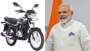 பெட்ரோல் பைக்குகளுக்கு காத்திருக்கும் புது ஆபத்து...மோடி அரசின் அடுத்த அதிர்ச்சி!
