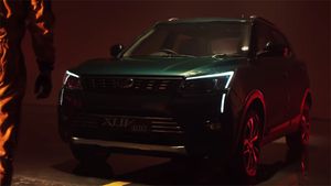 மஹிந்திரா எக்ஸ்யூவி300 எஸ்யூவியில் டிரிஃப்ட் அடித்த கவரவ் கில்!