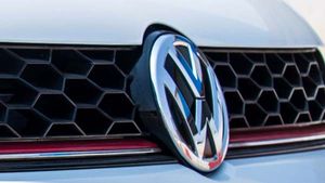 ஃபோக்ஸ்வேகன் இந்தியா நிறுவனத்துக்கு ரூ.100 கோடி அபராதம்: 24 மணிநேரத்தில் செலுத்த கெடு!