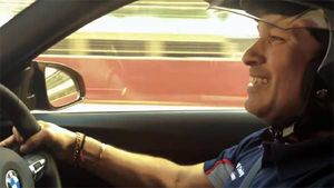 திடீரென கார் ரேஸில் களமிறங்கிய சச்சின்... எவ்வளவு வேகத்தில் ஓட்டினார் என தெரிந்தால் ஆச்சரியம் உறுதி