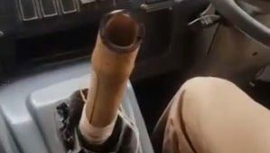 கியர் லிவருக்கு பதில் மூங்கில் குச்சி... தனியார் பள்ளி பஸ்களின் லட்சணத்தை தோலுரித்து காட்டிய வீடியோ