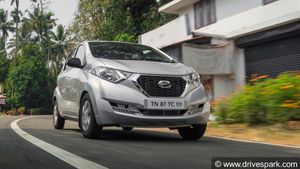 கூடுதல் சிறப்பம்சங்களுடன் டட்சன் ரெடிகோ கார் விற்பனைக்கு அறிமுகம்!