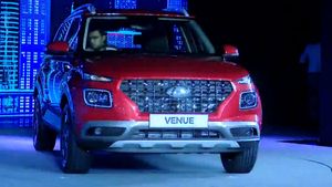 யாரும் எதிர்பாராத மலிவு விலையில் களமிறங்கிய இந்தியாவின் முதல் ஸ்மார்ட் கனெக்ட் கார்: முழுமையான தகவல்