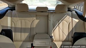 லெதர் சீட்களை கைவிடும் கார் நிறுவனங்கள்: ஏன் என தெரிந்தால் அசந்து போவீர்கள்?