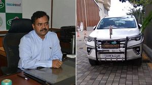 கமிஷனரின் காரை சிறைபிடித்த போலீஸார் — வைரலாகும் புகைப்படம்... காரணம் தெரிந்தால் அதிர்ந்துபோவீர்கள்!