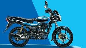 அதிரடியாக பிளாட்டினா பைக்கின் விலையை உயர்த்திய பஜாஜ்... எவ்வளவு உயர்த்தியது தெரியுமா?