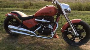 ஹார்லி டேவிட்சனின் குண்டு பையனாக மாறிய ராயல் என்பீல்டு பைக்: வீடியோ!