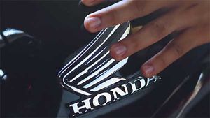 தள்ளுபடி, கேஷ்பேக் சலுகையை வாரி வழங்கும் ஹோண்டா... எந்த பைக்கிற்கு தெரியுமா...?
