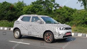 ரொம்ப பவர்ஃபுல்லான எஞ்சினுடன் வருகிறது மஹிந்திரா எக்ஸ்யூவி300!