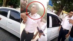 போலீசுக்கு எதிராக ஒன்று கூடிய பொதுமக்கள்... வீடியோ வெளியிட்டு பாடம் கற்பித்த பெண்!!!