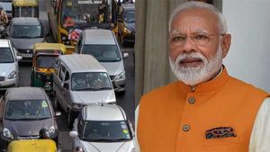 இதற்குதான் மோடி அரசு புதிய வாகன சட்டத்தை கொண்டுவந்ததா..? கடும் சரிவில் எரிபொருள் விற்பனை!