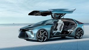 வியக்க வைக்கும் தொழில்நுட்பங்களுடன் லெக்சஸ் எலெக்ட்ரிக் கார்!