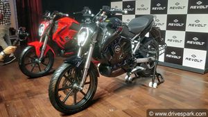 இனி ஒரே பேமண்ட்டில் ரிவோல்ட் எலெக்ட்ரிக் பைக்கை வாங்கலாம் - விபரம் உள்ளே!