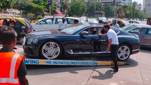 தானாக நடு ரோட்டில் நின்ற பல கோடி விலையுள்ள பென்ட்லீ.. சொகுசு வசதிக்கு ஆசைப்பட்ட செல்வந்தர்கள் அவதி!