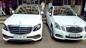 சொகுசு காருக்கு வரி கட்டுவதை தவிர்க்க இந்த அரசியல்வாதி செய்த காரியத்தை பார்த்தீங்களா?