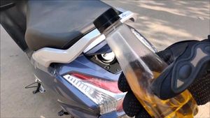 என்னது 100 மிலி-க்கே இத்தனை கி.மீட்டாரா..? புதிய ஹோண்டா ஆக்டிவா 125 எவ்வளவு மைலேஜ் வழங்கும்? வீடியோ!