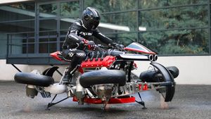 ரோல்ஸ் ராய்ஸ், பென்ட்லீ கார்களை விட இந்த பைக்கின் விலை அதிகமாம்.. எதுக்கு இவ்வளவு விலைனு தெரியுமா..?