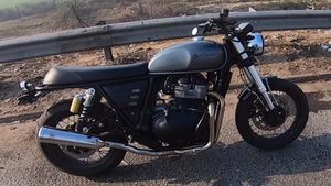 இதுதான் இந்தியாவின் அதிவேகமான ராயல் என்பீல்டு இன்டர்செப்டர்... ஸ்போர்ட்ஸ் கார்களுக்கு நிகரான வேகம்..