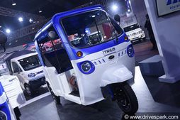 சோலார் மேற்கூரையுடன் அறிமுகமான மஹிந்திரா ட்ரியோ மின்சார ஆட்டோ... சார்ஜ் ஸ்டேஷனே தேவையில்லை..!