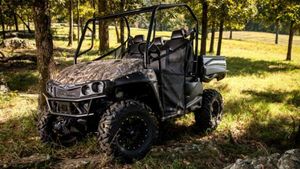 என்னது மஹிந்திரா படகு தயாரித்ததா..? காலத்தால் மறைந்த மஹிந்திராவின் ஆச்சரியமளிக்கும் வாகனங்கள்!