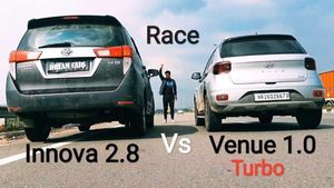 பெரிய எஞ்ஜின் கொண்ட இன்னோவாவுடன் மோதிய மலிவு விலை ஹூண்டாய் வெனியூ... எது மகுடம் சூடியிருக்கும்..?