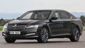 ஸ்கோடா கரோக், சூப்பர்ப் ஃபேஸ்லிஃப்ட் மற்றும் பிஎஸ்6 ரேபிட் கார்களை இன்று முன்பதிவு செய்யலாம்..!