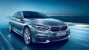 புதிய பிஎம்டபிள்யூ 5 சீரிஸ் ஃபேஸ்லிஃப்ட் காரின் புகைப்படங்கள் இணையத்தில் லீக்..