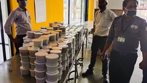 கொரோனாவால் மட்டுமில்ல பசியாலும் மக்கள் தவிக்க கூடாது.. ஏழைகளுக்கு உதவும் இரு பெரிய நிறுவனங்கள்...