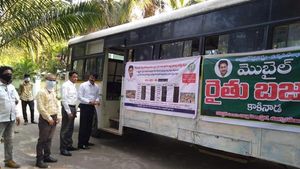 கொரோனா எதிரொலி: பொதுமக்களுக்காக பேருந்துகளில் அதிரடி மாற்றம் செய்த ஜெகன் மோகன் ரெட்டி..!
