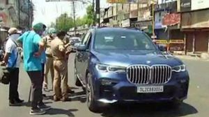 காருதான் காஸ்ட்லி, காரணம் ரொம்ப சீப்பு... கோடி ரூபாய் காரில் 100கிமீ பயணித்த இளைஞர்... ஏன் தெரியுமா?